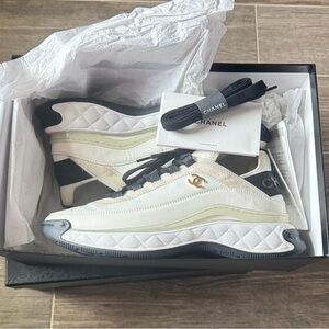 CHANEL Ivory White Calfskin Low Top Sneakers size 39